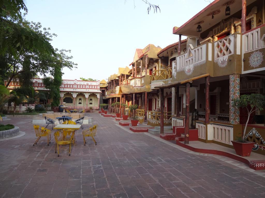 Chokhi Dhani Indore Luaran gambar